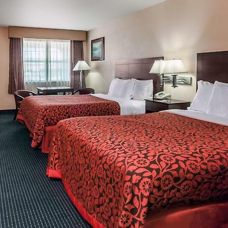 Days Inn Gun Barrel City Exteriör bild
