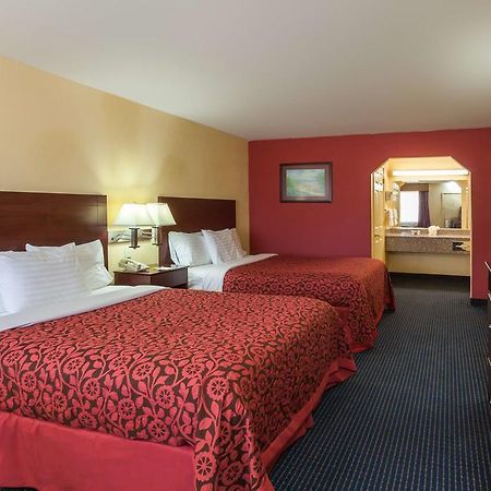 Days Inn Gun Barrel City Exteriör bild