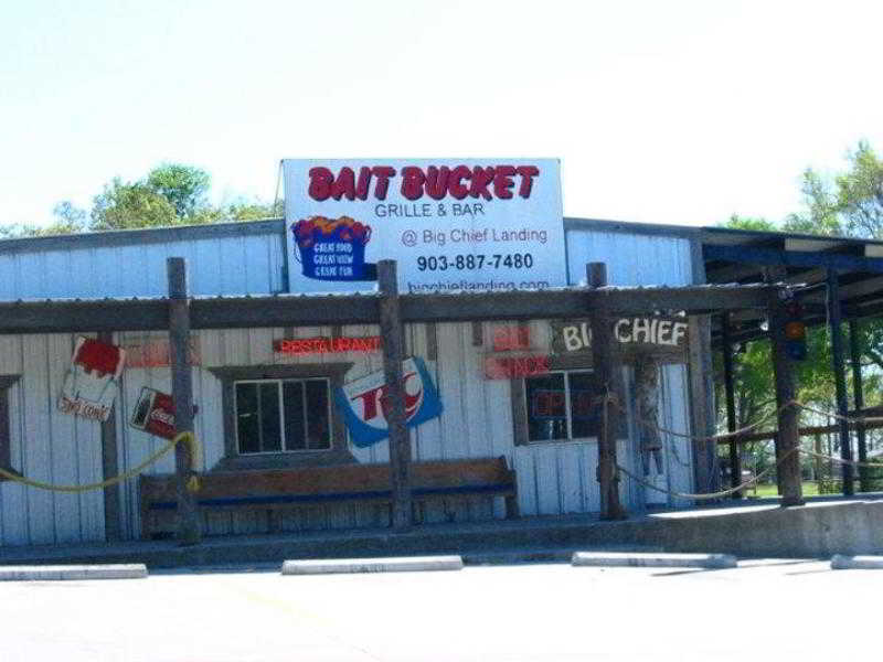 Days Inn Gun Barrel City Exteriör bild