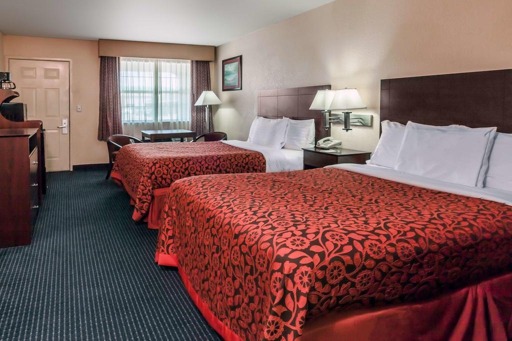 Days Inn Gun Barrel City Exteriör bild