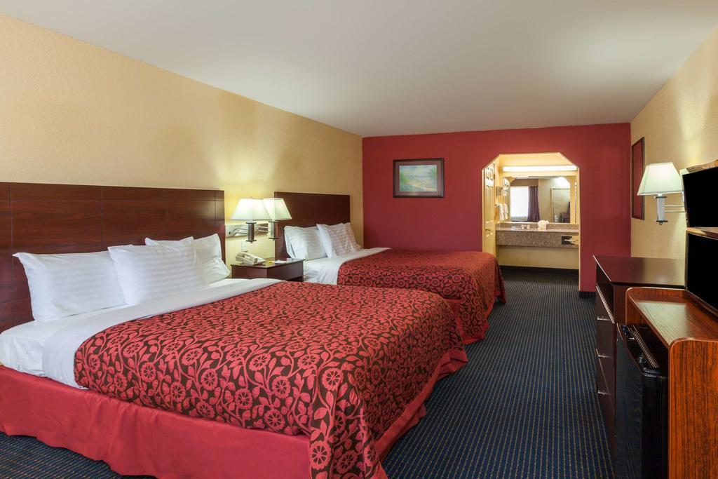 Days Inn Gun Barrel City Exteriör bild