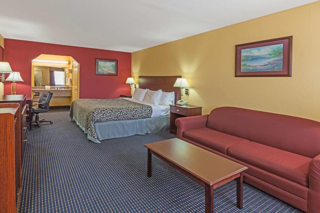 Days Inn Gun Barrel City Exteriör bild